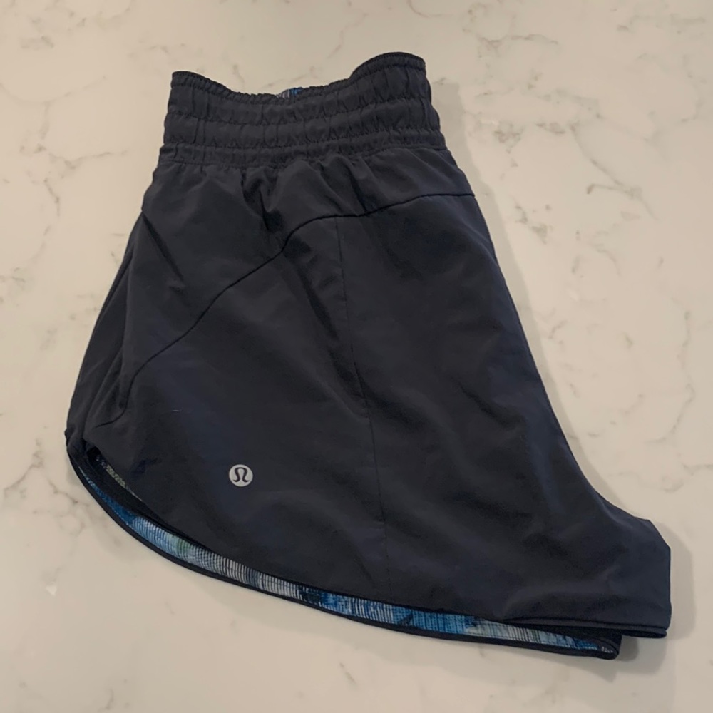 Reversible Lulu shorts size 6